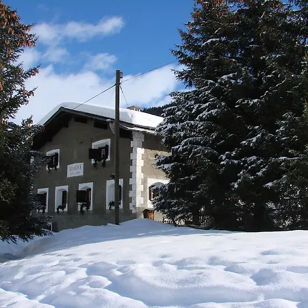 Bed & Breakfast Alter Hof Davos